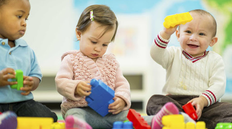 Mettre bébé à la crèche : pour ou contre ?